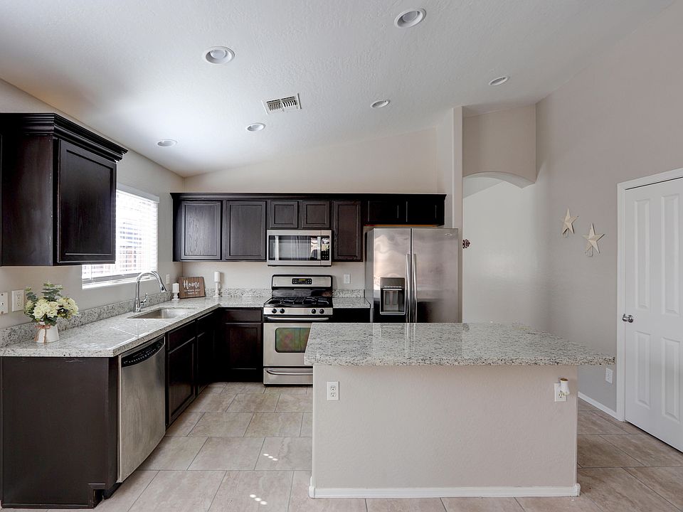 1st image of 45550 W Rainbow Dr