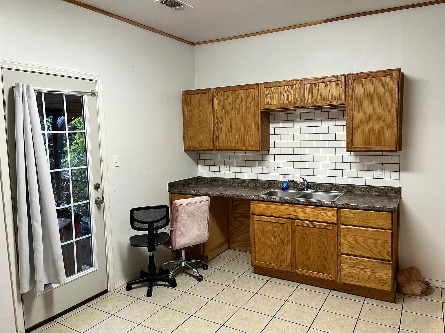 3 bed, 1120 sqft, $900 — Photo 3