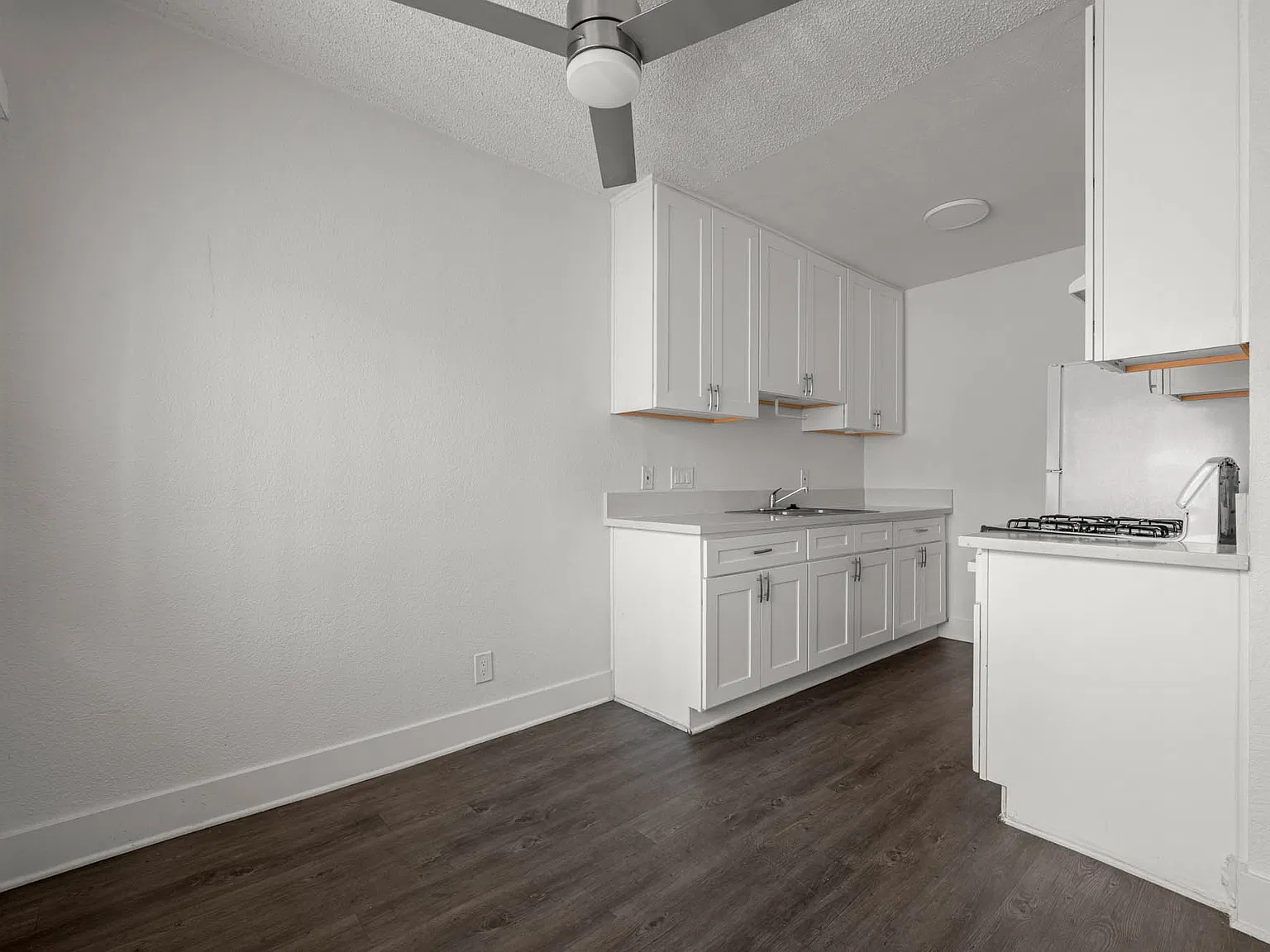 14626 Blythe — Photo 2