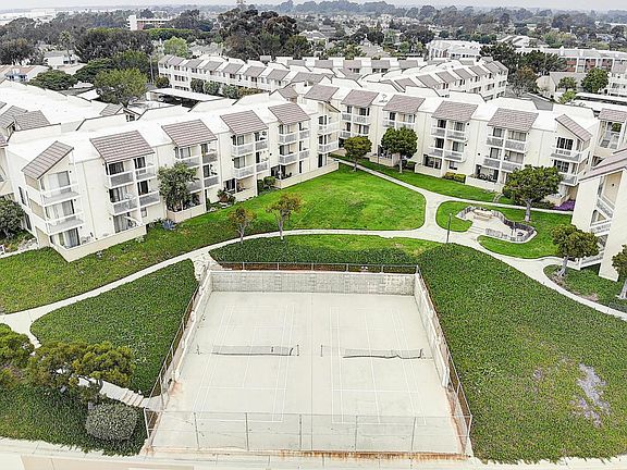 3rd image of 229 S Ventura Rd Unit 114