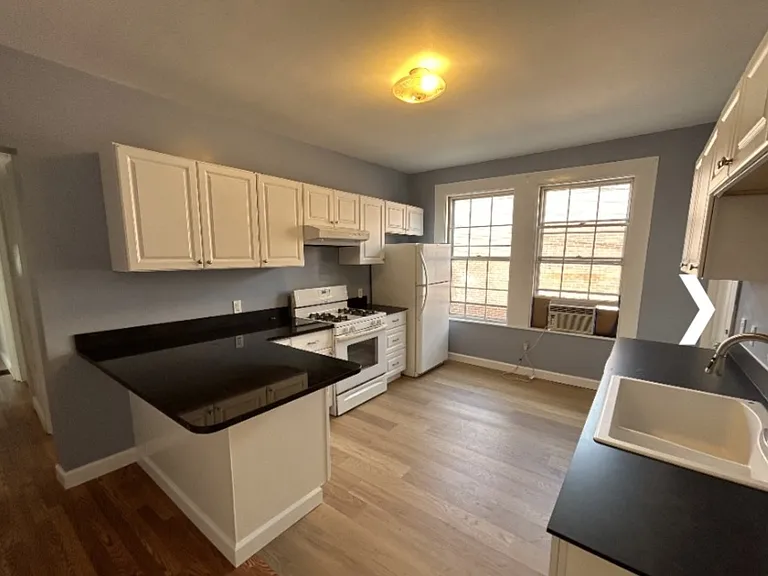 926 Walnut St — Photo 14