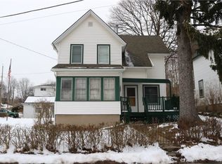 5 Hughes Pl, Rochester, NY 14612