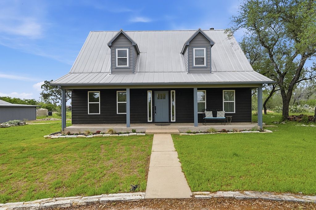 25429 Cove Dr - Property Image