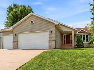 3328 Dorset Ln NW, Rochester, MN 55901