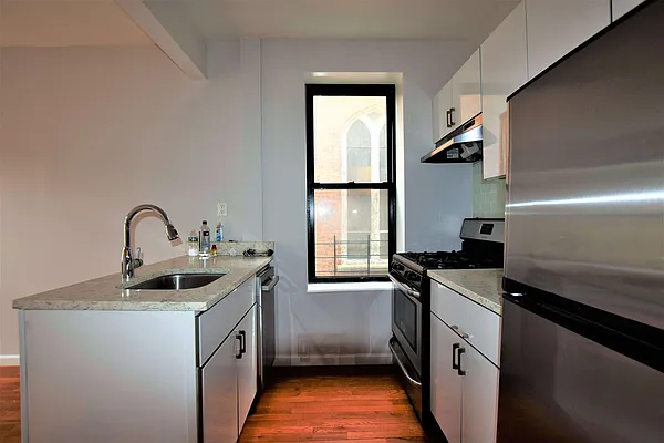 Rented by NYC Realty Brokers LLC | media 7