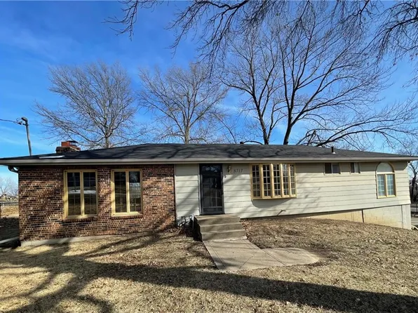 8717 NW Old Stagecoach Rd, Kansas City, MO 64154