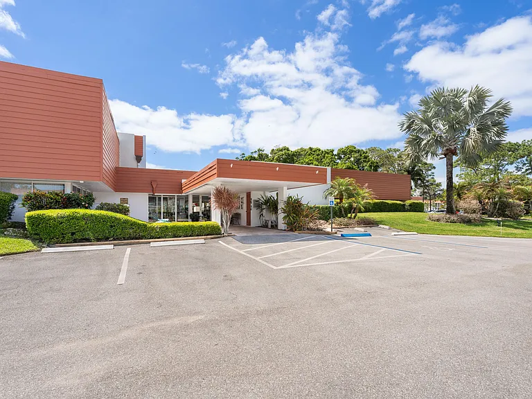 2600 SE Ocean Blvd #R2 — Photo 4