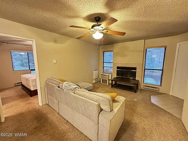 2700 S White Mountain Rd — Photo 4