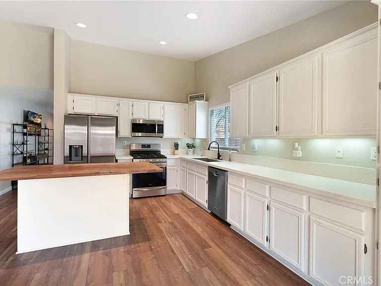 25349 Silverwood Ln — Photo 14