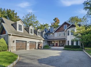 13 Tannery Ln #A, Roseland, NJ 07068