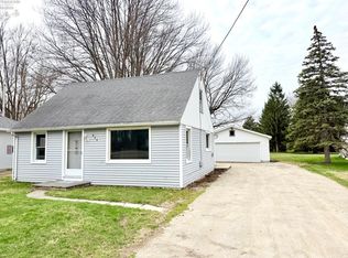 824 Everett Rd, Fremont, OH