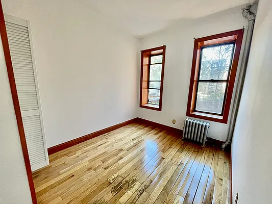 Rented by Bedford Realty USA Corp | media 2