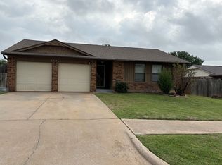 1521 SE 8th St, Moore, OK 73160