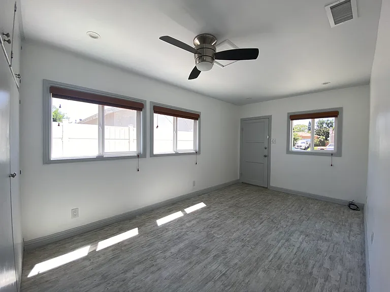 1712 N Lincoln St — Photo 10