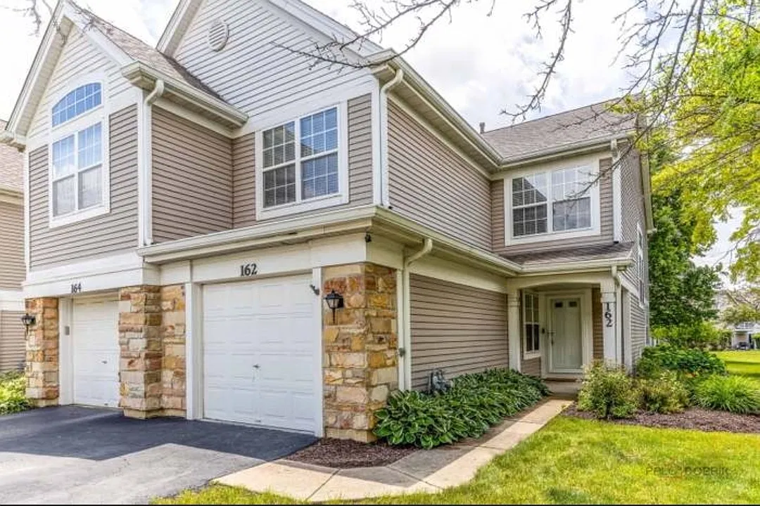3 bed, 2.5 bath, 1400 sqft, $3,000 — Photo 1
