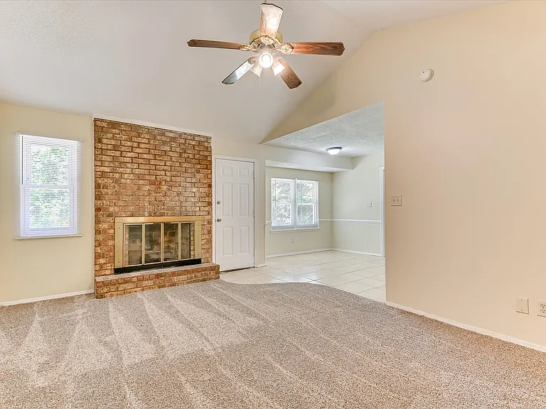 4532 Hillside Dr — Photo 8