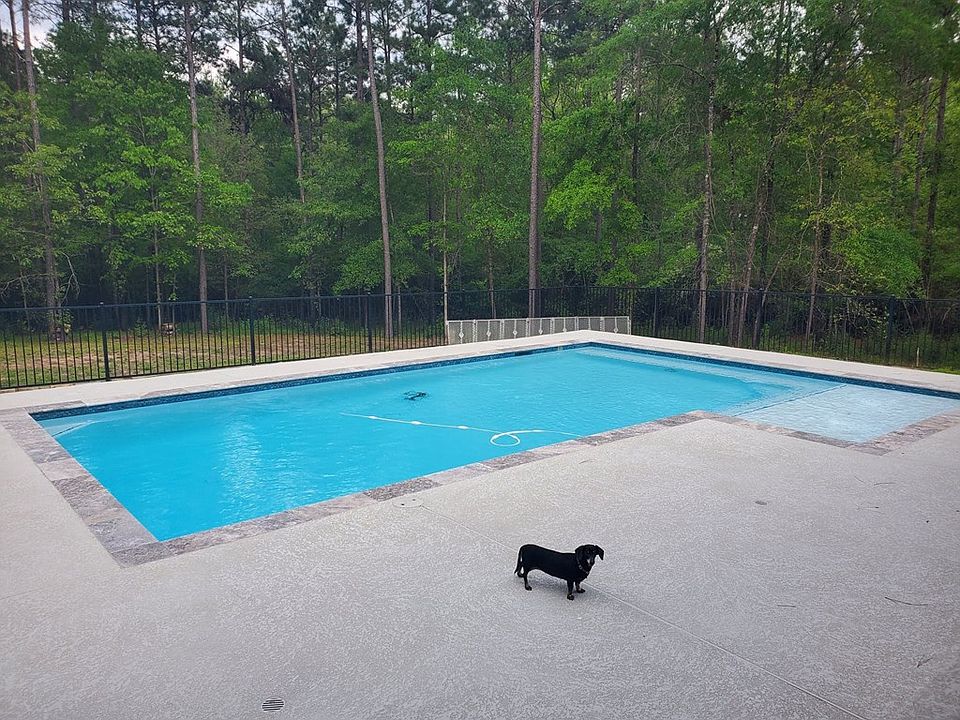 2nd image of 415 Westwood Dr
