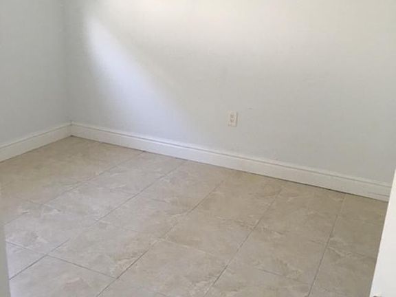 5th image of 427 Santander Ave APT 206