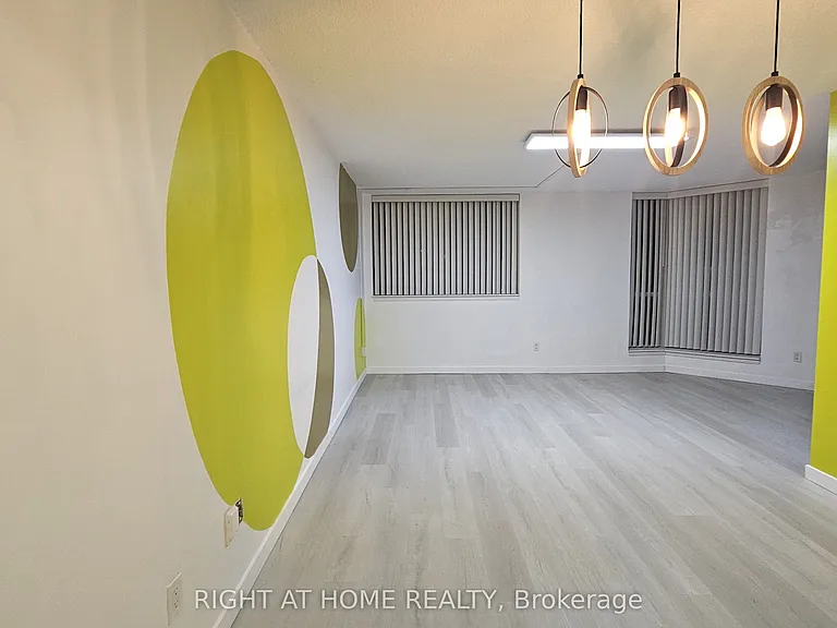 2460 Eglinton Ave E #1714 — Photo 7