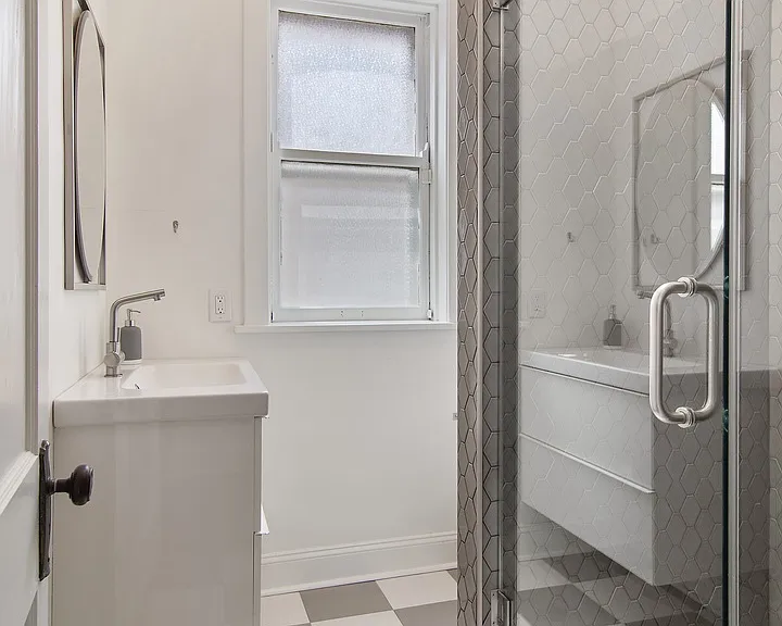 1052 N Leavitt St #2 — Photo 9