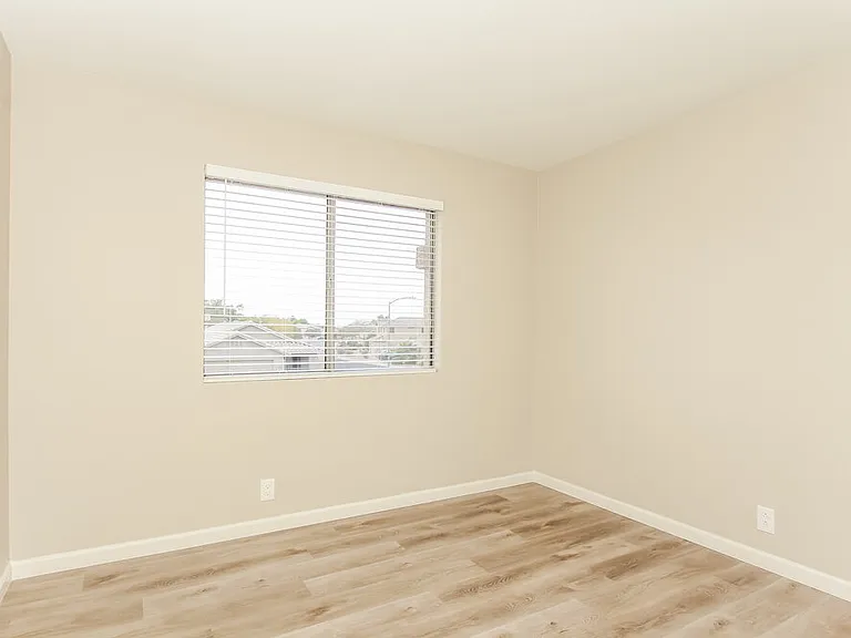 17183 N 53rd Ave — Photo 14