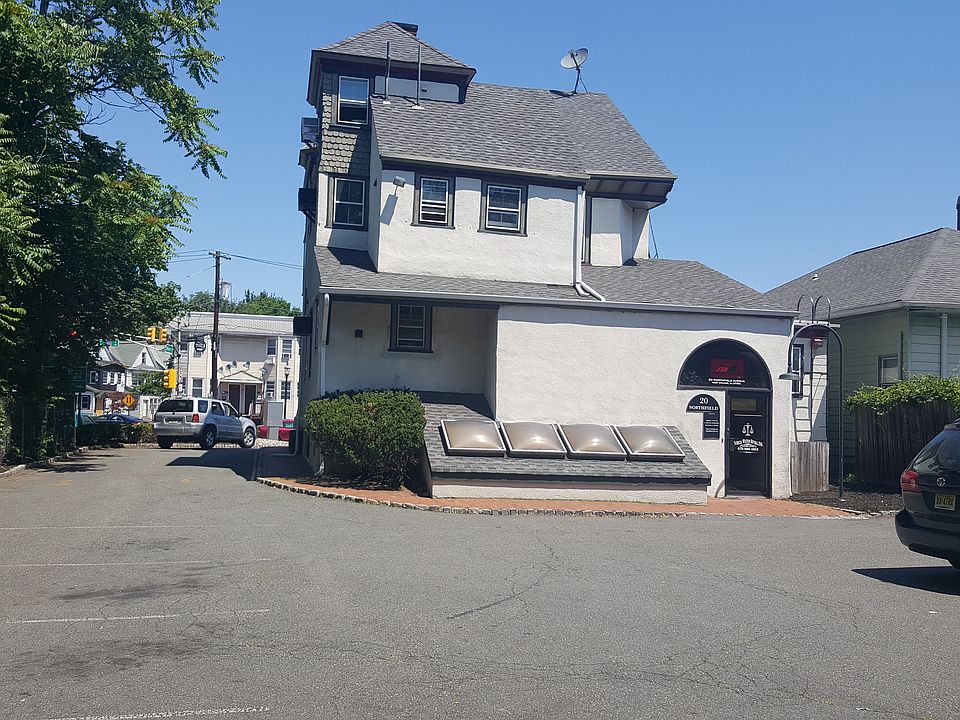 2nd image of 20 Northfield Ave #0