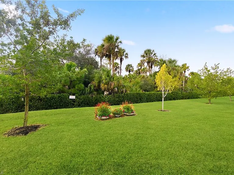 11899 Gardenia Ave — Photo 33