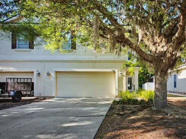 2327 Caney Oaks Dr, Jacksonville, FL 32218