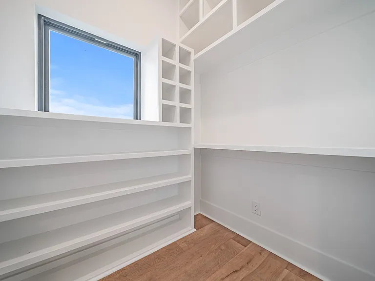 6011 Hill Cir — Photo 47