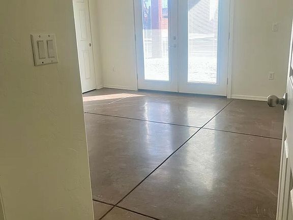 5th image of 3205 E Glenn St
