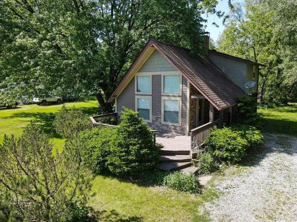 304 E Grove St, Morocco, IN 47963