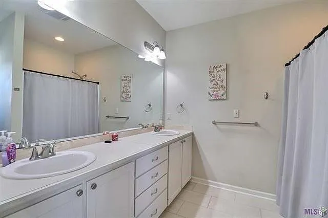 10832 Moss Pointe Dr — Photo 11