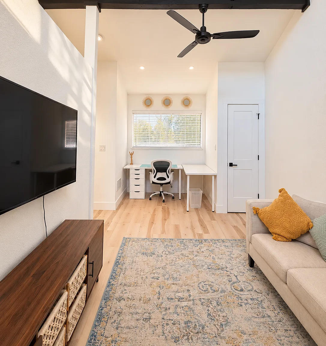 2 bed, 1332 sqft, $3,200 — Photo 3