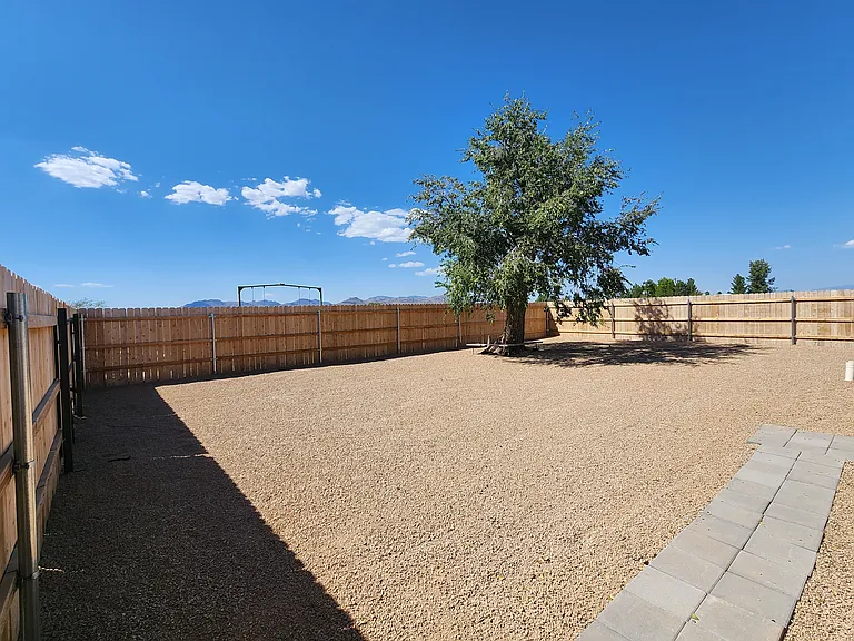537 S Taylor Rd — Photo 28