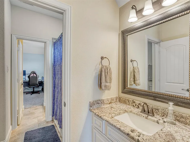 6318 Sunstone Fls — Photo 15