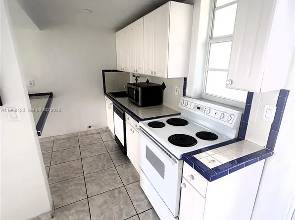 2851 Leonard Dr APT J502, Aventura, FL 33160