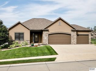 7812 S 196th St, Gretna, NE 68028