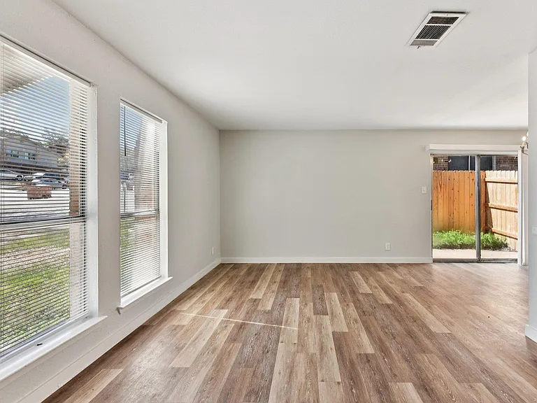 1210 Southport Dr #A — Photo 11