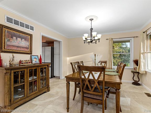 5th image of 22627 Otter Rd