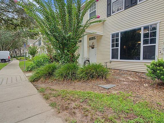 3rd image of 2214 GOLDEN OAK LANE