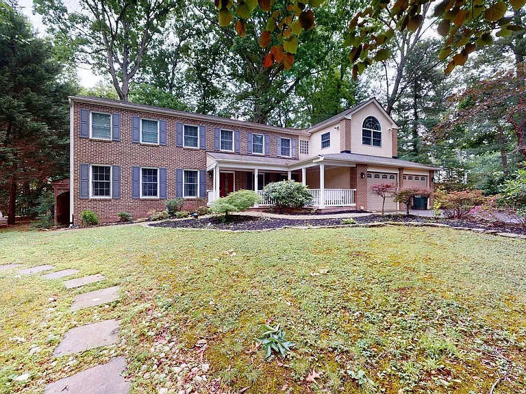 5803 Hall St — Photo 1