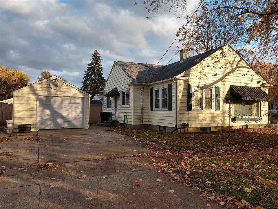 1st image of 609 Elm St