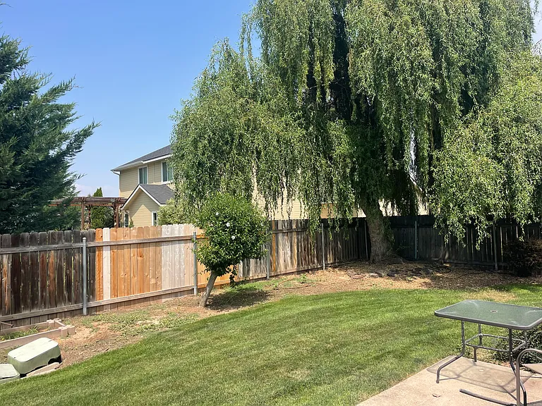 170 E Carver Dr — Photo 21