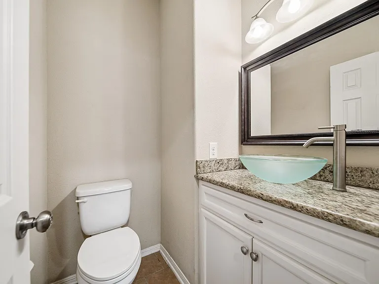 5303 Avenue J — Photo 9