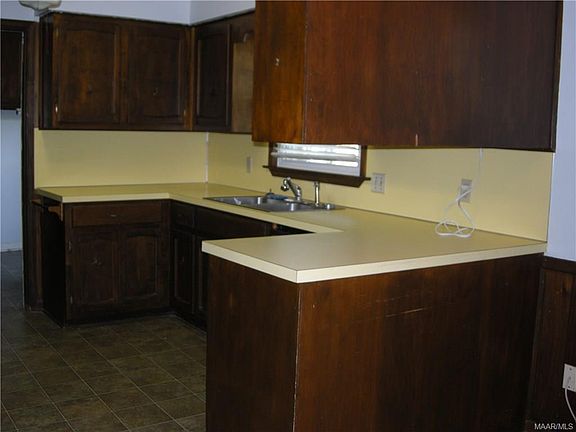 4th image of 419 Carol Villa Dr