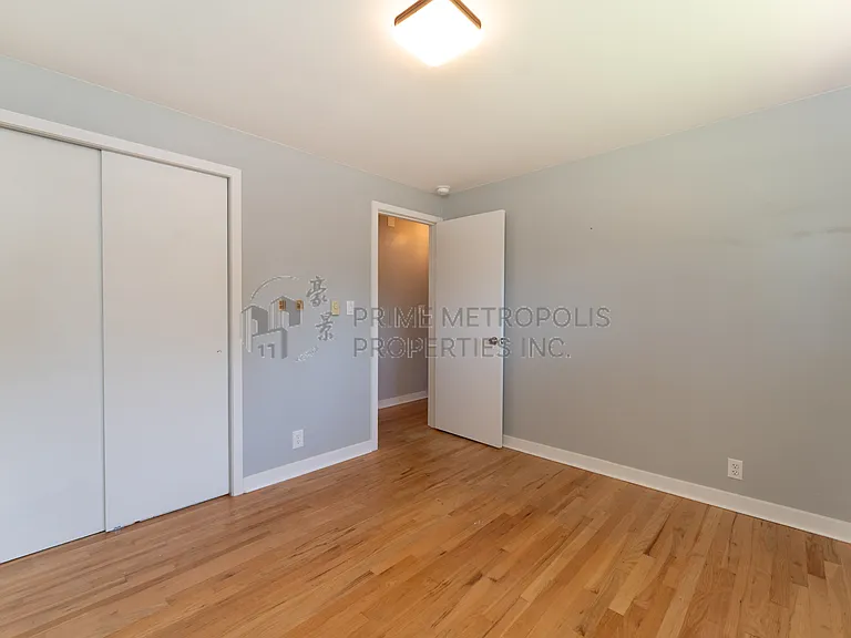 410 S 116th St — Photo 11