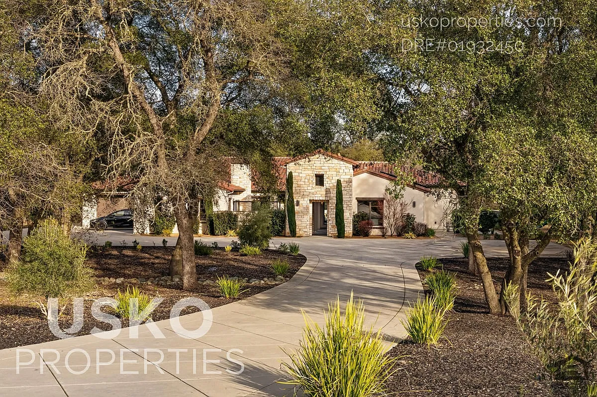 5331 Barton Road — Photo 3
