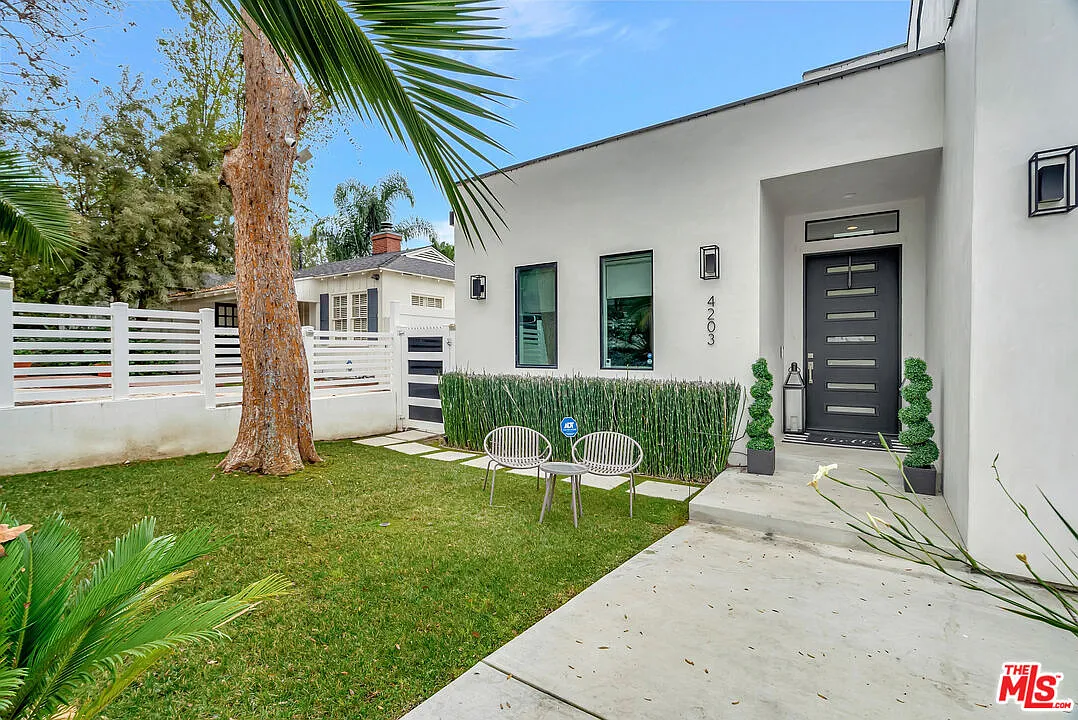 5 bed, 4.5 bath, 3754 sqft, $13,995 — Photo 3