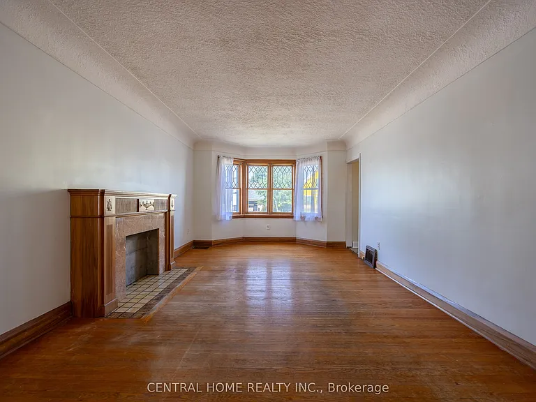 1650 King St E #MAIN — Photo 2