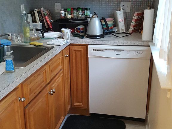 4th image of 141 W Rock Ave